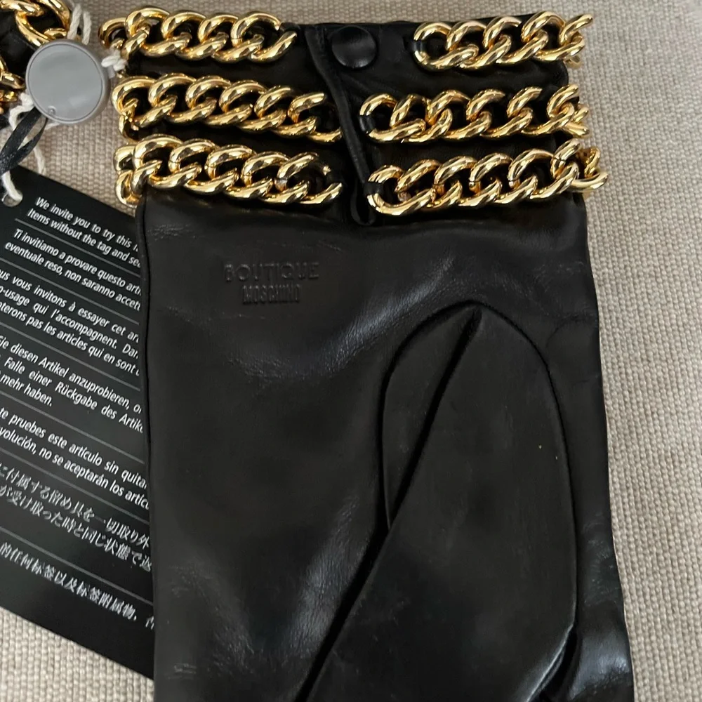 MOSCHINO BOUTIQUE NWT AUTHENTIC RARE GOLD LINK CHAIN BLACK LEATHER SOFT GLOVES